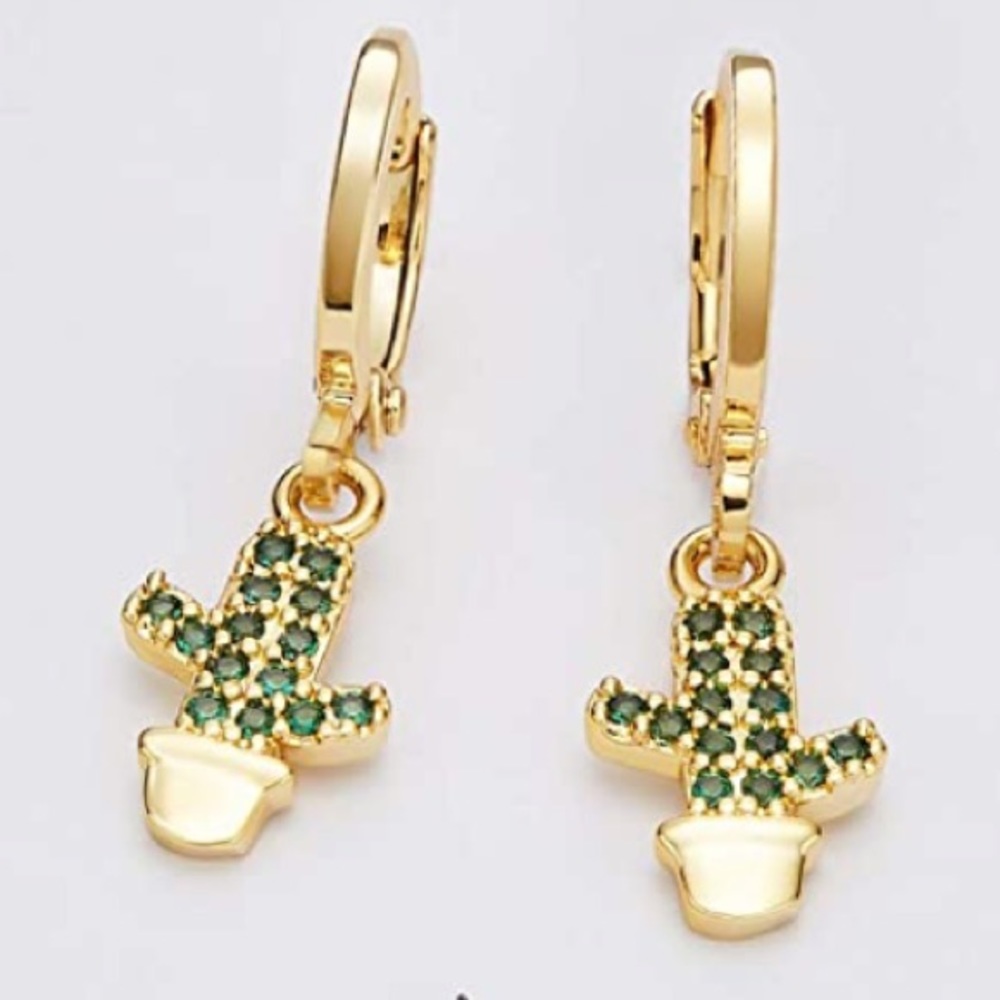 Pair of Small Hoop Huggie Earrings 14K Gold Plated